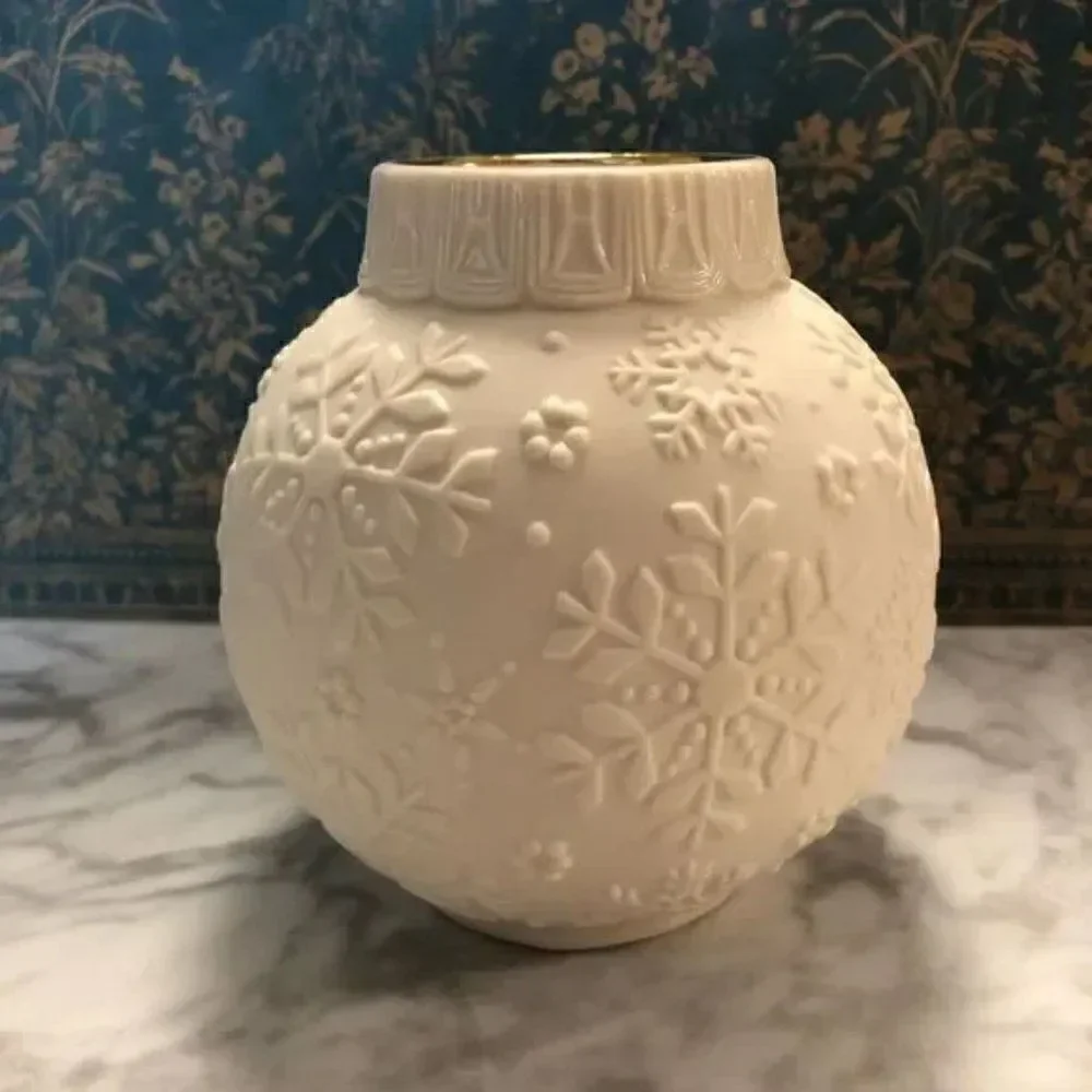Lenox Bisque Porcelain Ornamental Glow Snowflake Votive Holder